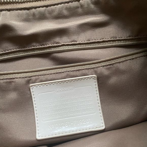 COACH SHOULDER BAG 4 SALE ! - Picture 5 of 5